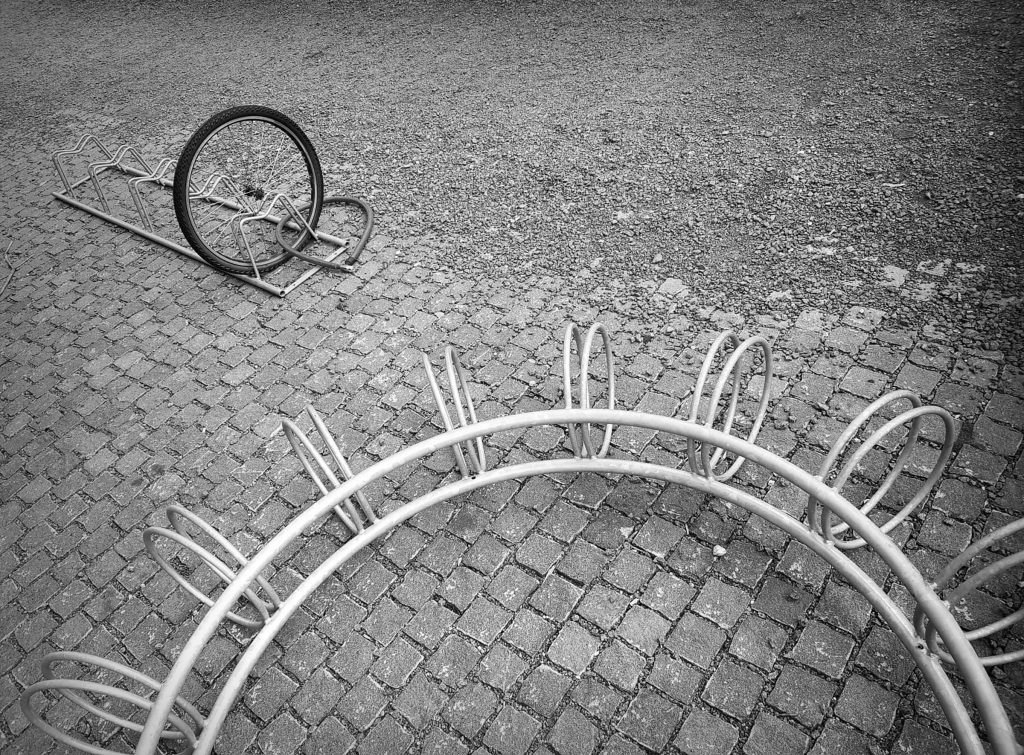 Foto: © Belinda Renèe Dragset, "Sykle i sirkler"